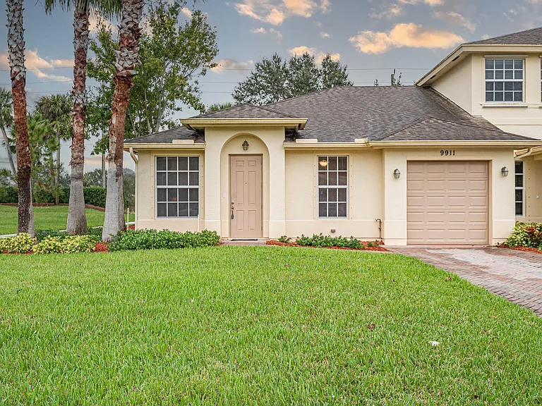 Updated bathroom with double vanity in Port Saint Lucie