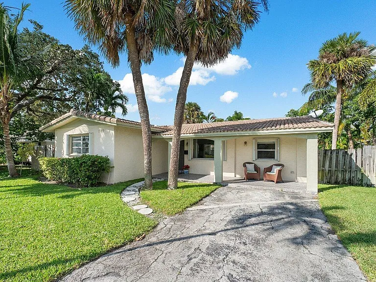 Natural light in home office space in Port Saint Lucie