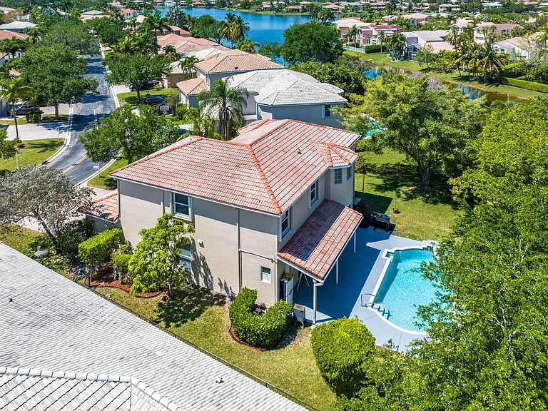 Florida room with panoramic windows in Saint Lucie