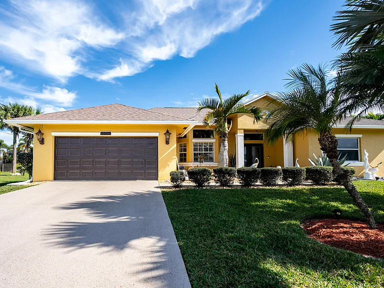 Port Saint Lucie real estate with bright sunroom addition