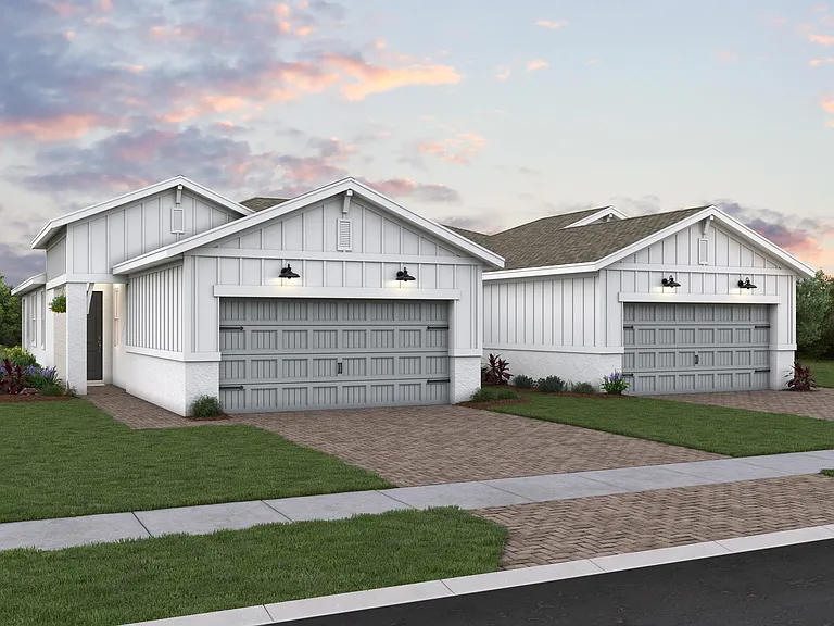 Saint Lucie home with vaulted ceilings and ceiling fan