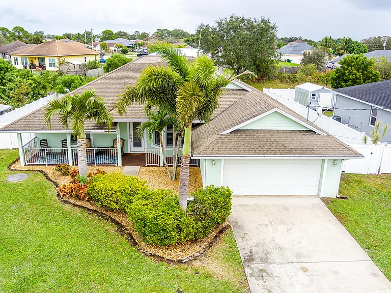 Open loft space in Port Saint Lucie family home